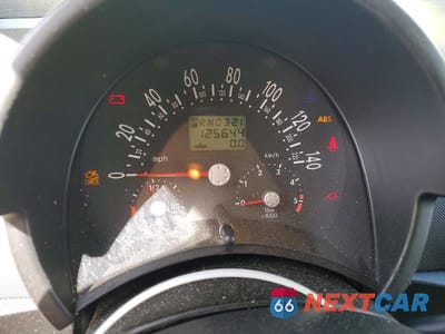 Zdjęcie 9 z 13 samochodu: 2001 VOLKSWAGEN NEW BEETLE GLS TDI VIN:3VWCP21C41M475479 - miniatura