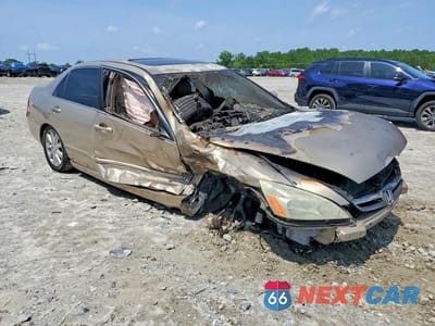 Czwarte zdjęcie samochodu z boku: 2006 HONDA ACCORD VIN:1HGCM66546A039203 - miniatura