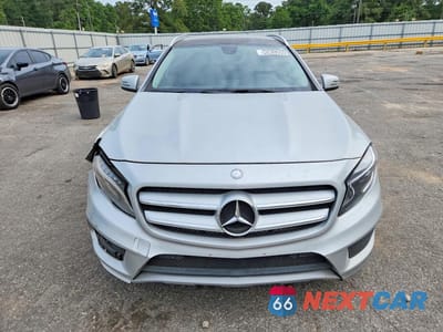 Piąte zdjęcie samochodu w środku: 2015 MERCEDES-BENZ GLA 250 4MATIC VIN:WDCTG4GB8FJ031548 - miniatura