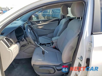 Zdjęcie 7 z 13 samochodu: 2020 HYUNDAI TUCSON SE VIN:KM8J23A45LU187536 - miniatura