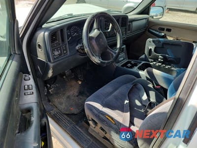 Zdjęcie 8 z 11 samochodu: 2002 CHEVROLET SILVERADO C1500 VIN:2GCEC19T021157017 - miniatura