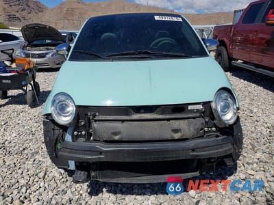 Piąte zdjęcie samochodu w środku: 2017 FIAT 500 LOUNGE VIN:3C3CFFER3HT694370 - miniatura