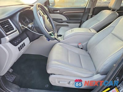 Zdjęcie 7 z 12 samochodu: 2016 TOYOTA HIGHLANDER LIMITED PLATINUM VIN:5TDYKRFH6GS141595 - miniatura