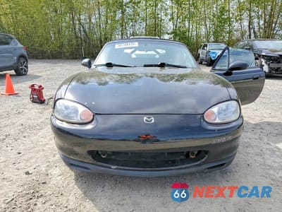 Piąte zdjęcie samochodu w środku: 1999 MAZDA MX-5 MIATA VIN:JM1NB3537X0124734 - miniatura