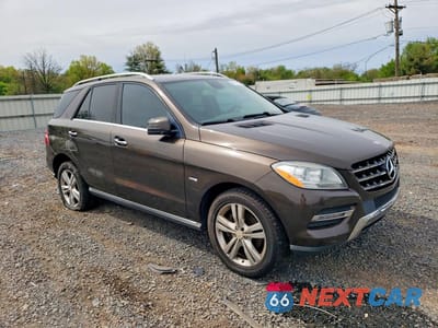 Czwarte zdjęcie samochodu z boku: 2012 MERCEDES-BENZ ML 350 4MATIC VIN:4JGDA5HB1CA016204 - miniatura