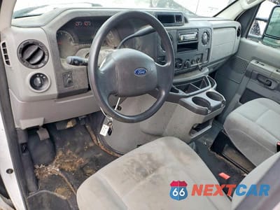 Zdjęcie 8 z 13 samochodu: 2017 FORD ECONOLINE E350 SUPER DUTY CUTAWAY VAN VIN:1FDWE3F66HDC46494 - miniatura