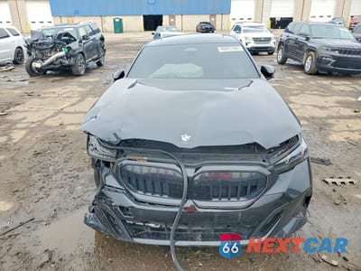Piąte zdjęcie samochodu w środku: 2024 BMW 530 XI VIN:WBA53FJ08RCR95697 - miniatura