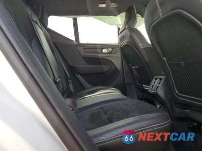 Zdjęcie 11 z 13 samochodu: 2019 VOLVO XC40 T5 R-DESIGN VIN:YV4162UM2K2130331 - miniatura