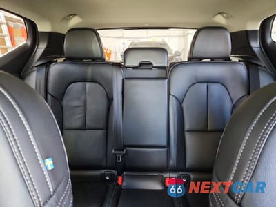 Zdjęcie 10 z 12 samochodu: 2023 VOLVO XC40 PLUS VIN:YV4L12UW8P2096699 - miniatura