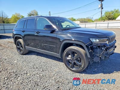 Czwarte zdjęcie samochodu z boku: 2023 JEEP GRAND CHEROKEE LIMITED VIN:1C4RJHBG8PC562895 - miniatura