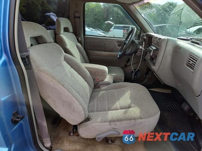 Zdjęcie 10 z 12 samochodu: 1996 CHEVROLET S TRUCK S10 VIN:1GCCS14X5T8116451 - miniatura