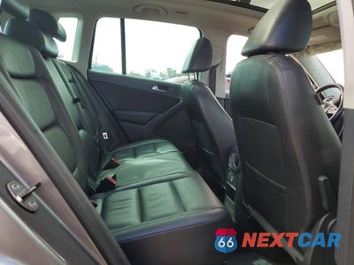 Zdjęcie 11 z 12 samochodu: 2011 VOLKSWAGEN TIGUAN S VIN:WVGBV7AX7BW545977 - miniatura