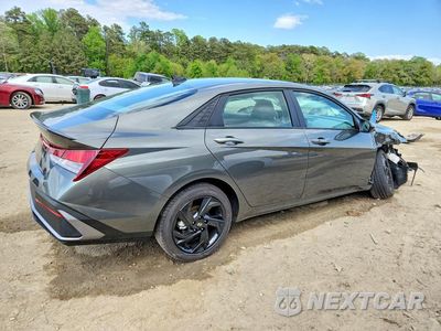 Trzecie zdjęcie samochodu z tyłu: 2026 HYUNDAI ELANTRA SEL SPORT VIN:KMHLM4DG5TU174252 - miniatura