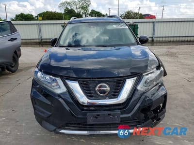 Piąte zdjęcie samochodu w środku: 2019 NISSAN ROGUE SV VIN:KNMAT2MT3KP557829 - miniatura