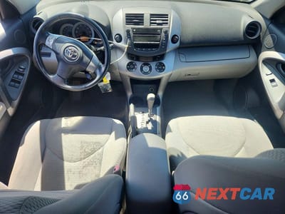 Zdjęcie 8 z 13 samochodu: 2006 TOYOTA RAV4 LIMITED VIN:JTMBD31V065022147 - miniatura