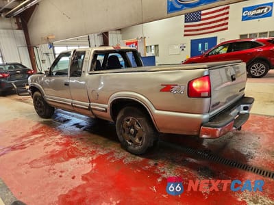 Drugie zdjęcie samochodu z przodu: 2001 CHEVROLET S TRUCK S10 VIN:1GCDT19WX18132191 - miniatura