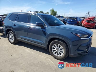Czwarte zdjęcie samochodu z boku: 2024 TOYOTA GRAND HIGHLANDER XLE VIN:5TDAAAB55RS048362 - miniatura