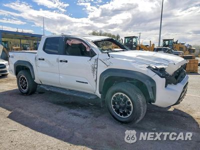 Czwarte zdjęcie samochodu z boku: 2024 TOYOTA TACOMA TRD OFF-ROAD VIN:3TMLB5JN0RM025277 - miniatura