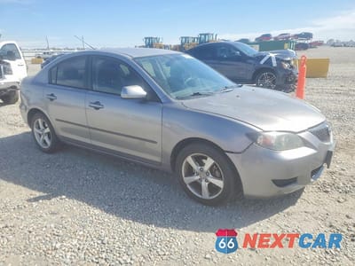 Czwarte zdjęcie samochodu z boku: 2006 MAZDA 3 I VIN:JM1BK32F561409166 - miniatura