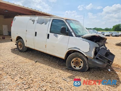 Czwarte zdjęcie samochodu z boku: 2010 CHEVROLET EXPRESS G2500 VIN:1GCZGFDA6A1119403 - miniatura