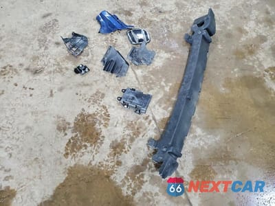 Zdjęcie 13 z 14 samochodu: 2023 VOLVO XC40 CORE VIN:YV4L12UV1P2910747 - miniatura