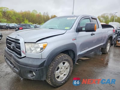2010 TOYOTA TUNDRA DOUBLE CAB SR5 5TFUY5F1XAX138175 - główne zdjęcie licytacji z USA - miniatura