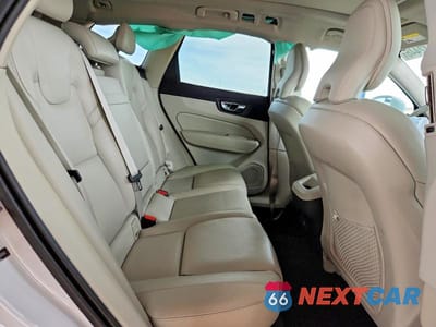 Zdjęcie 10 z 12 samochodu: 2019 VOLVO XC60 T5 MOMENTUM VIN:LYV102DK4KB250164 - miniatura
