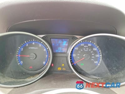 Zdjęcie 9 z 14 samochodu: 2012 HYUNDAI TUCSON GLS VIN:KM8JU3ACXCU443154 - miniatura
