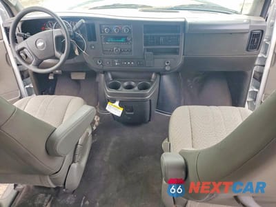 Zdjęcie 8 z 13 samochodu: 2025 CHEVROLET EXPRESS VIN:1GAZGPF71S1165061 - miniatura