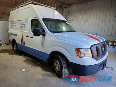 Czwarte zdjęcie samochodu z boku: 2018 NISSAN NV 2500 HD S VIN:1N6BF0LY0JN817088 - miniatura