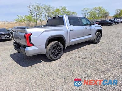 Czwarte zdjęcie samochodu z boku: 2025 TOYOTA TUNDRA LIMITED VIN:5TFWA5DB5SX244091 - miniatura