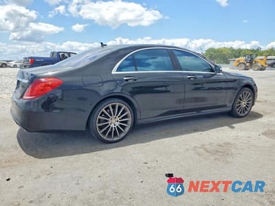 Trzecie zdjęcie samochodu z tyłu: 2015 MERCEDES-BENZ S 550 VIN:WDDUG8CB7FA148034 - miniatura