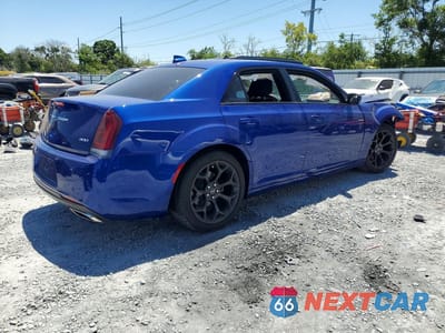 Trzecie zdjęcie samochodu z tyłu: 2020 CHRYSLER 300 TOURING VIN:2C3CCAAG0LH112176 - miniatura