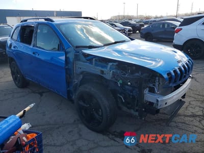 Czwarte zdjęcie samochodu z boku: 2018 JEEP CHEROKEE LATITUDE VIN:1C4PJLCB0JD558919 - miniatura