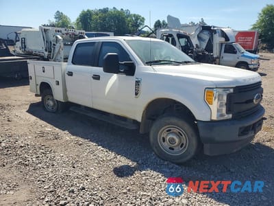 Czwarte zdjęcie samochodu z boku: 2017 FORD F250 SUPER DUTY UTILITY / SERVICE TRUCK VIN:1FT7W2B65HEE77869 - miniatura