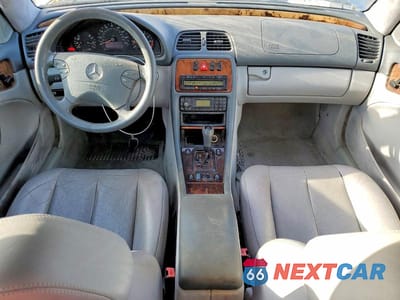 Zdjęcie 8 z 12 samochodu: 2000 MERCEDES-BENZ CLK 320 VIN:WDBLJ65GXYF157240 - miniatura