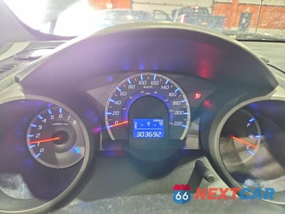 Zdjęcie 9 z 11 samochodu: 2009 HONDA FIT LX VIN:JHMGE88509S806726 - miniatura
