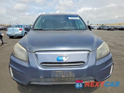 Piąte zdjęcie samochodu w środku: 2013 TOYOTA RAV4 EV BASE VIN:2T3YL4DV1DW001571 - miniatura