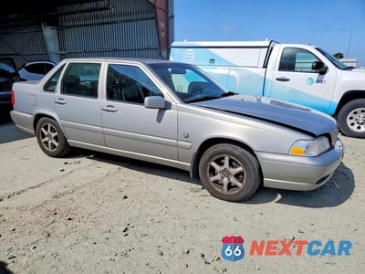 Czwarte zdjęcie samochodu z boku: 1999 VOLVO S70 VIN:YV1LS55A9X1597945 - miniatura
