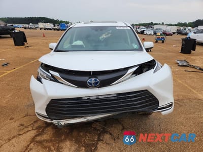 Piąte zdjęcie samochodu w środku: 2022 TOYOTA SIENNA XLE VIN:5TDYSKFC3NS062183 - miniatura