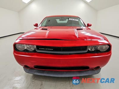 Piąte zdjęcie samochodu w środku: 2013 DODGE CHALLENGER SXT VIN:2C3CDYAGXDH540392 - miniatura