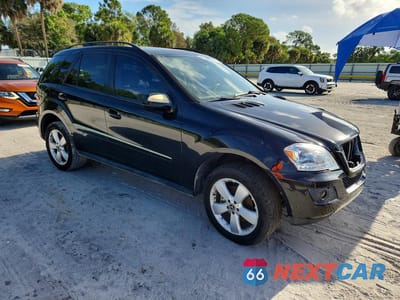 Czwarte zdjęcie samochodu z boku: 2009 MERCEDES-BENZ ML 350 VIN:4JGBB86E29A477066 - miniatura
