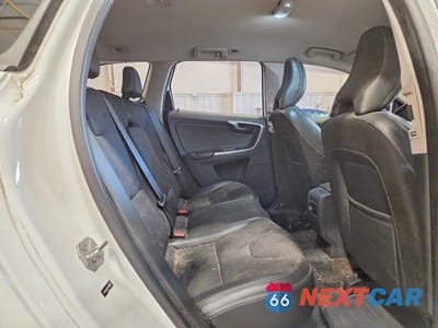 Zdjęcie 11 z 12 samochodu: 2017 VOLVO XC60 T5 VIN:YV440MDJ0H2080909 - miniatura