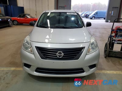Piąte zdjęcie samochodu w środku: 2013 NISSAN VERSA 1.6 S VIN:3N1CN7AP3DL819227 - miniatura