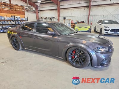 Czwarte zdjęcie samochodu z boku: 2021 DODGE CHARGER SCAT PACK VIN:2C3CDXGJ4MH527778 - miniatura