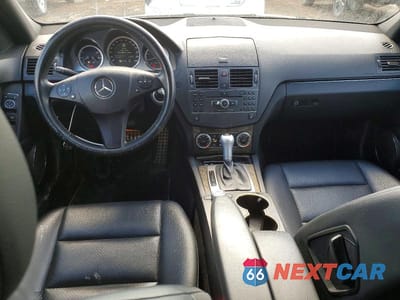 Zdjęcie 8 z 12 samochodu: 2010 MERCEDES-BENZ C 250 4MATIC VIN:WDDGF8FB5AF462451 - miniatura