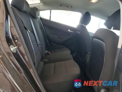 Zdjęcie 10 z 12 samochodu: 2018 KIA FORTE LX VIN:3KPFK4A79JE180420 - miniatura