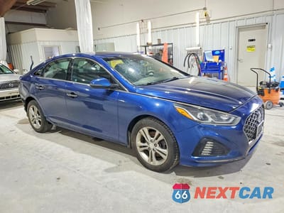 Czwarte zdjęcie samochodu z boku: 2019 HYUNDAI SONATA SPORT VIN:5NPE34AFXKH734870 - miniatura