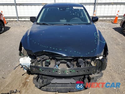 Piąte zdjęcie samochodu w środku: 2018 MAZDA 3 SPORT VIN:3MZBN1U71JM172024 - miniatura