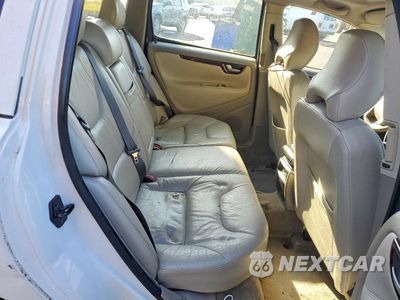 Zdjęcie 10 z 12 samochodu: 2004 VOLVO V70 VIN:YV1SW61T042435074 - miniatura